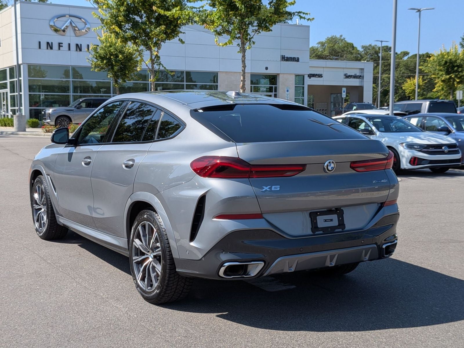 2025 BMW X6 — detail view