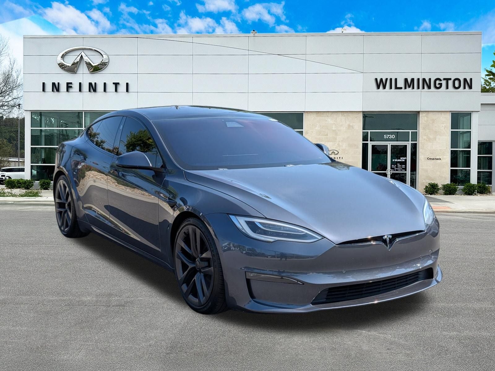 2021 Tesla Model S Plaid in Midnight Silver Metallic — front three-quarter view