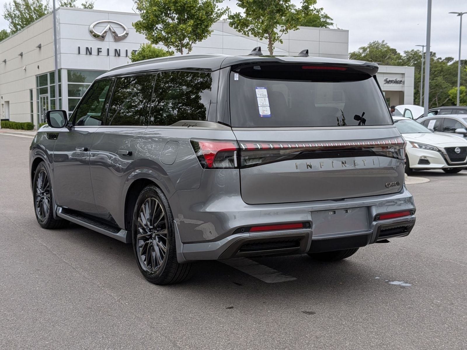2026 INFINITI QX80 — detail view