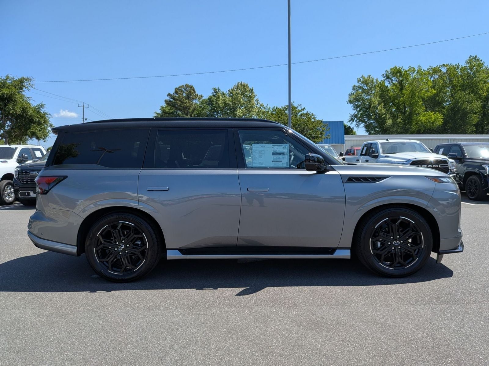 2026 INFINITI QX80 — side profile view