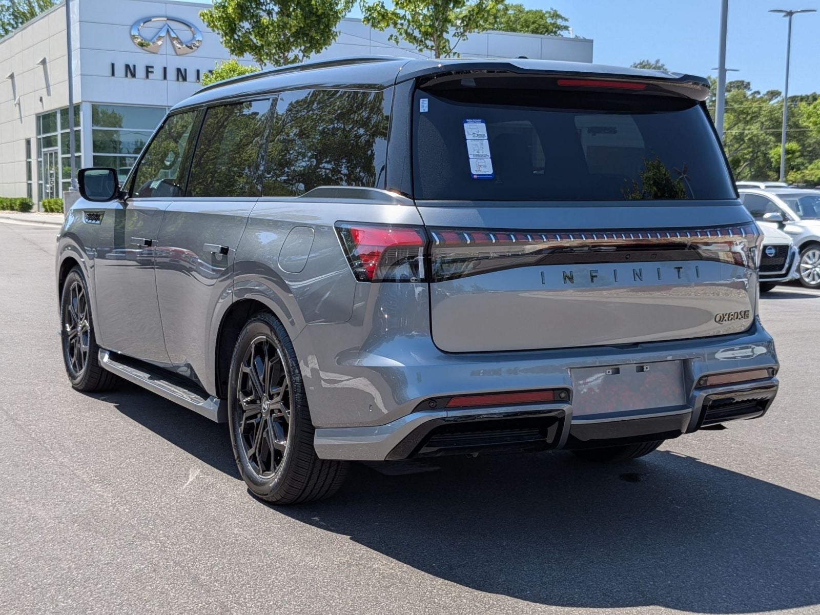 2026 INFINITI QX80 — detail view