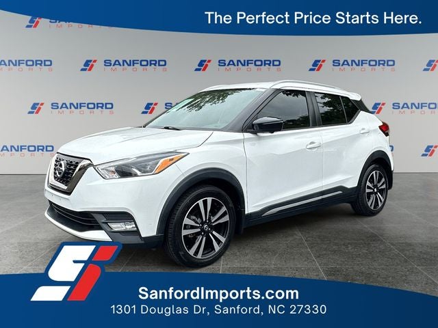 2019 Nissan Kicks SR in Aspen White Tricoat — front three-quarter view